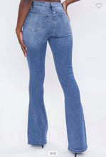 Load image into Gallery viewer, YMI Stretch Flare Jeans