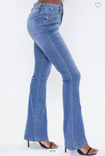 Load image into Gallery viewer, YMI Stretch Flare Jeans